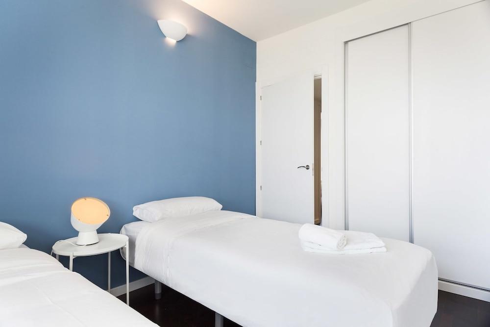 Olala Port Forum Apartments Sant Adria de Besos Exterior photo